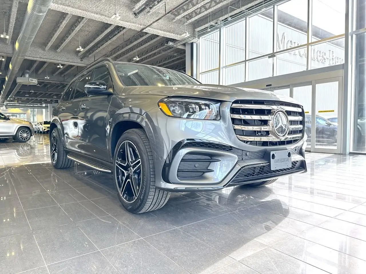 Mercedes-Benz GLS снимка Mercedes-Benz GLS