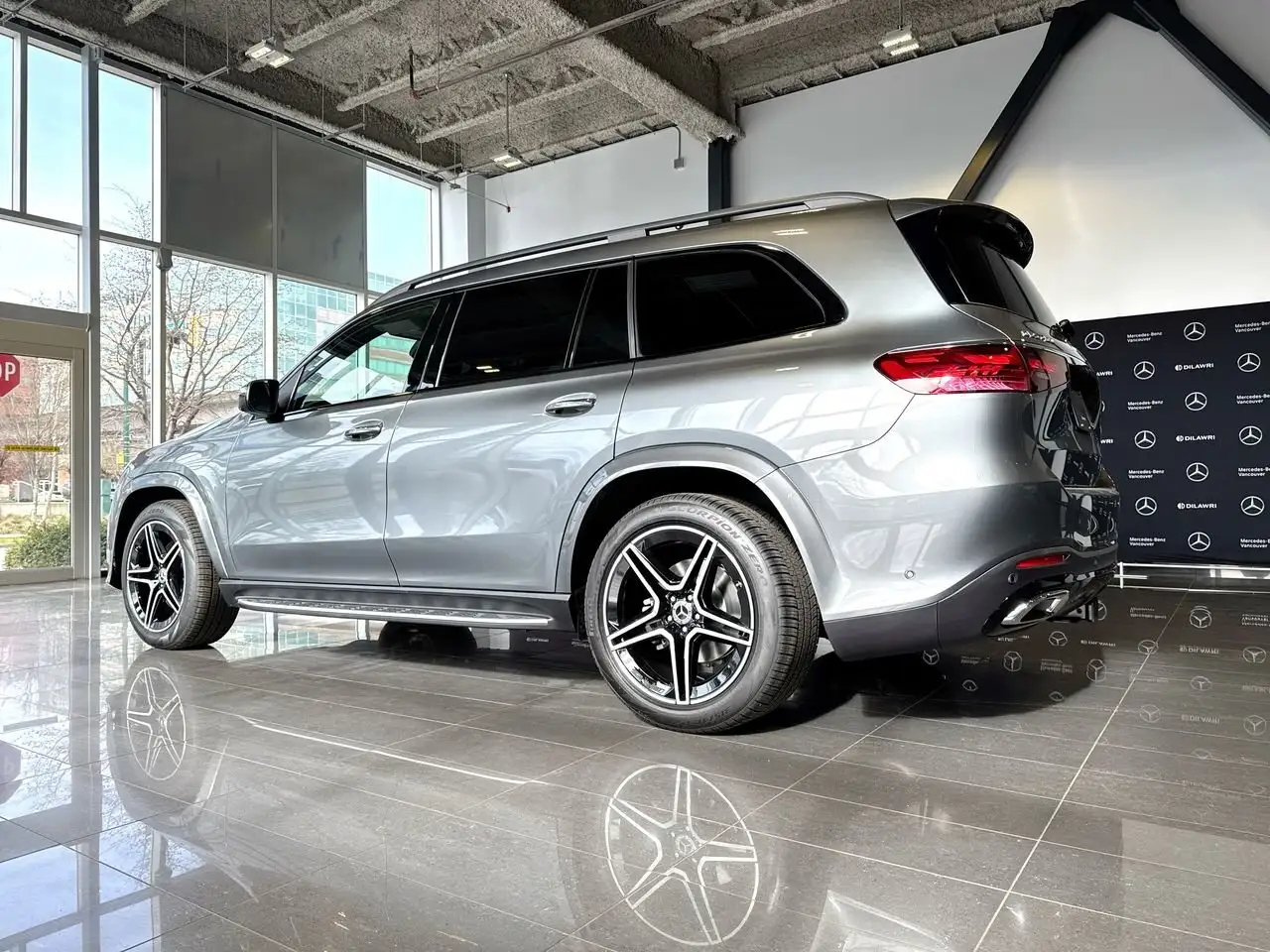 Mercedes-Benz GLS снимка Mercedes-Benz GLS
