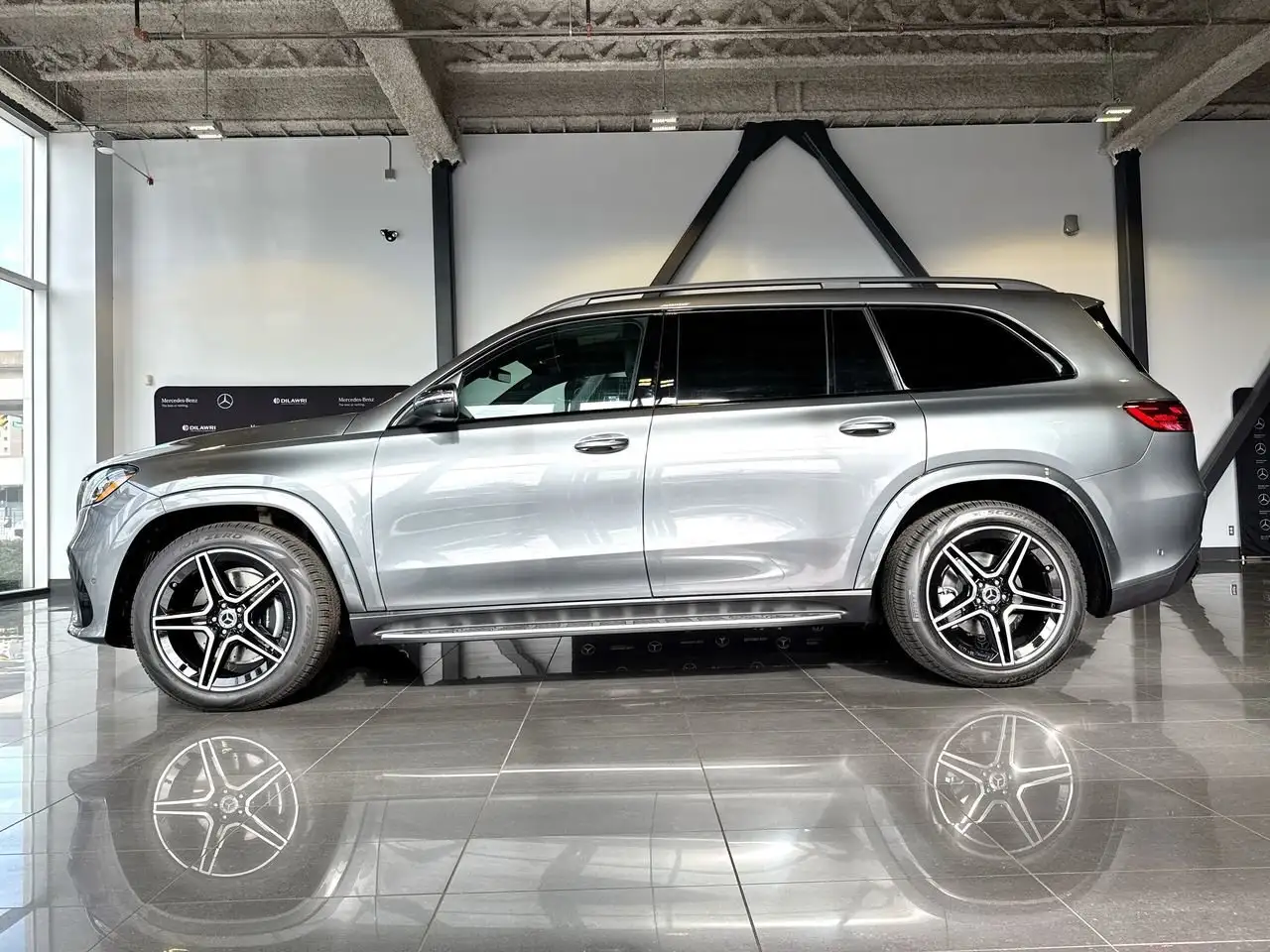 Mercedes-Benz GLS снимка Mercedes-Benz GLS