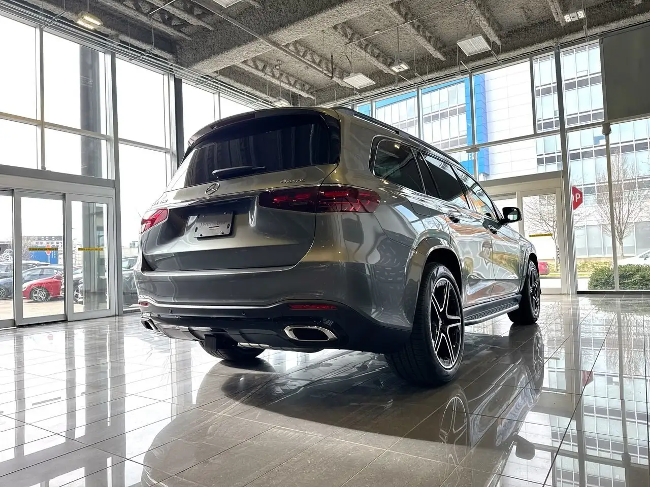 Mercedes-Benz GLS снимка Mercedes-Benz GLS