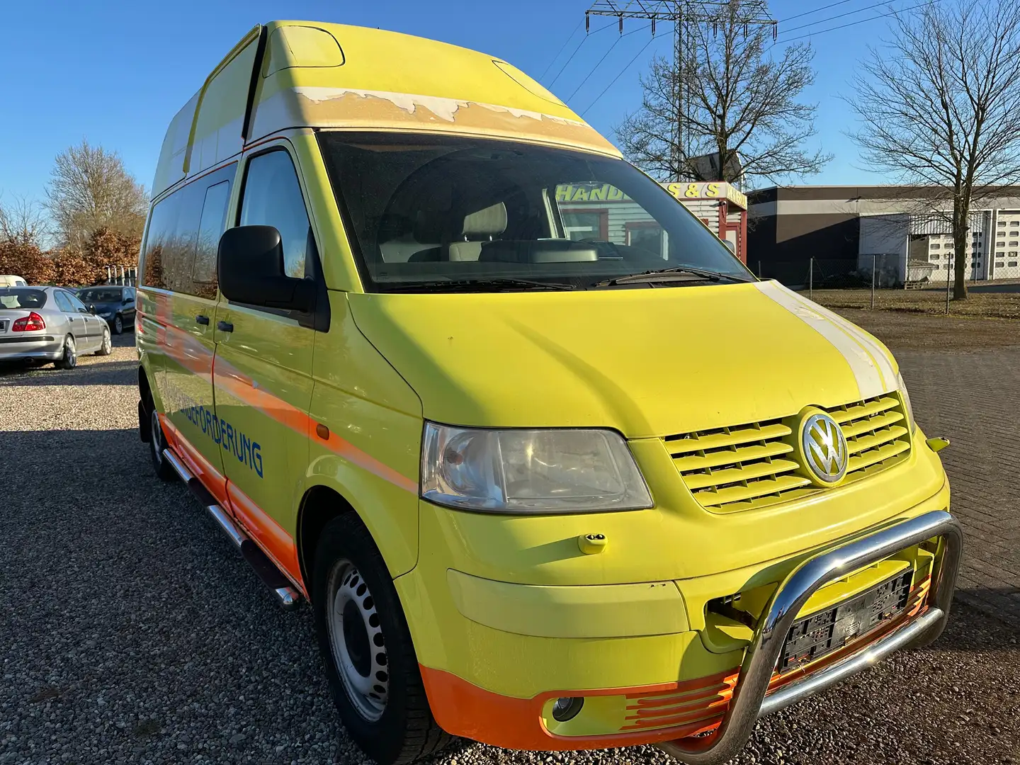 Volkswagen T 5.. Krankenwagen Goud - 2