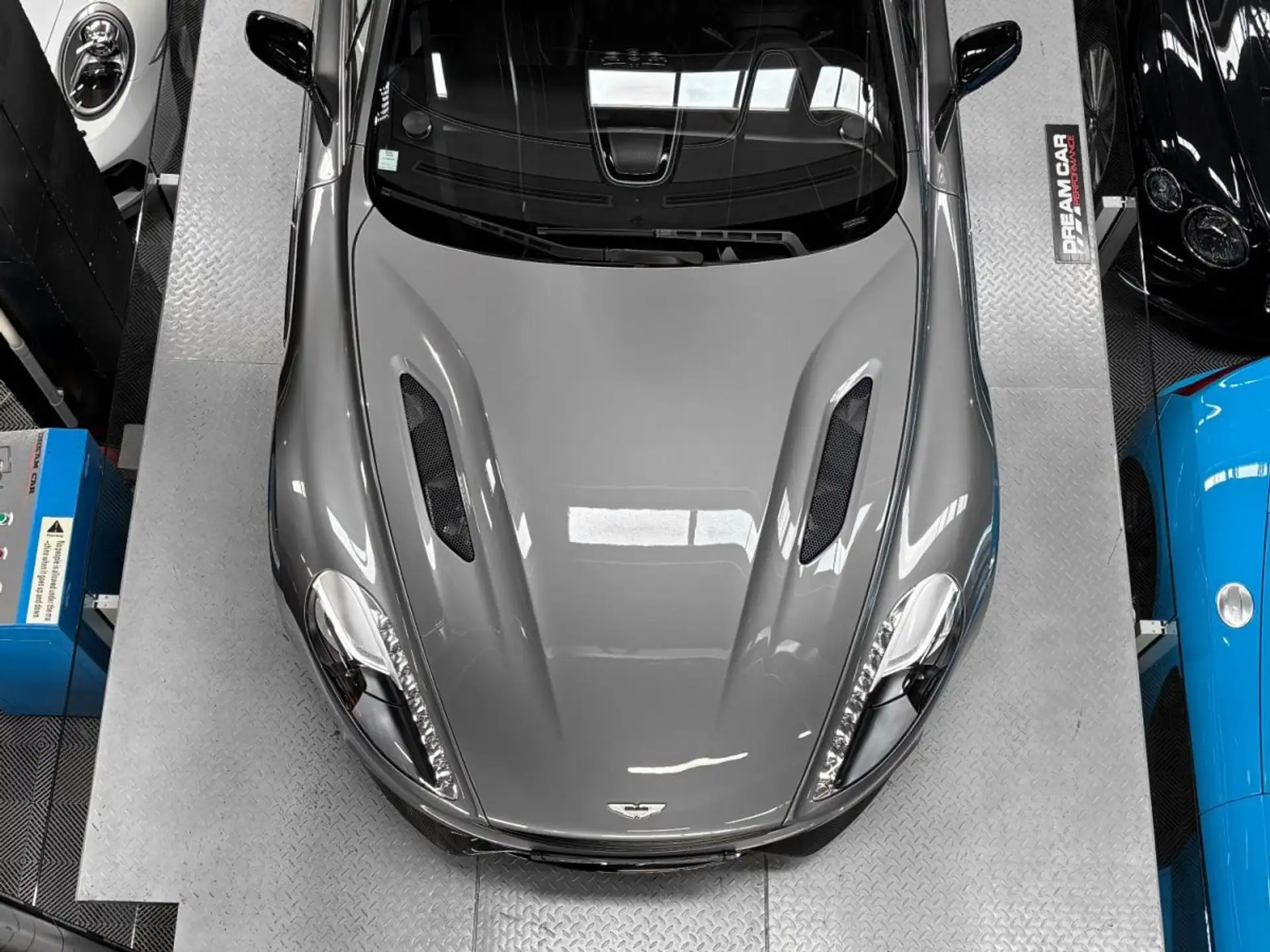애스턴마틴 뱅퀴시 Coupe 2014 회색 사진 5