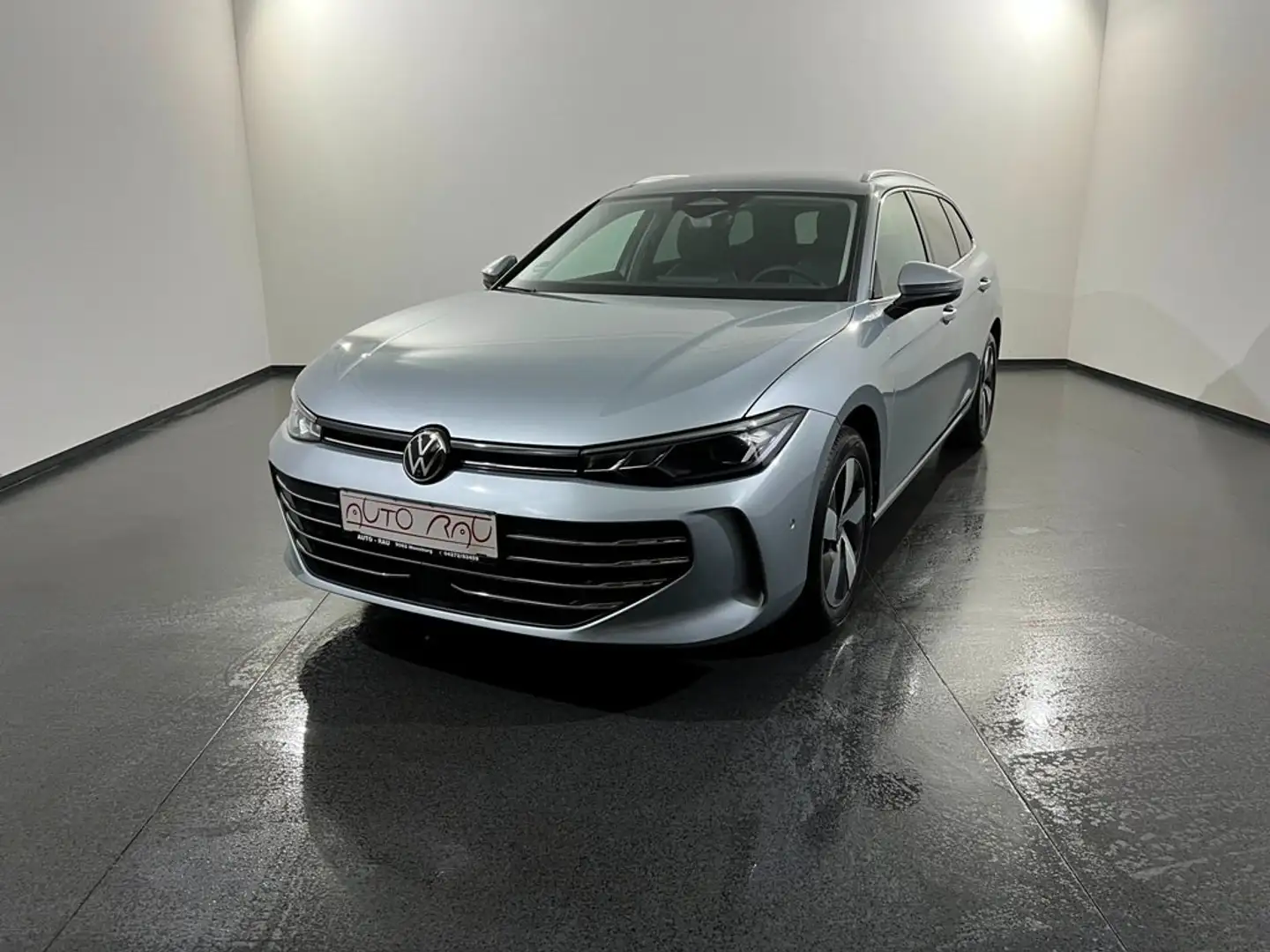 Volkswagen Passat Variant 1.5 eTSI Business DSG *LED*AHK*360CAM* Silber - 2