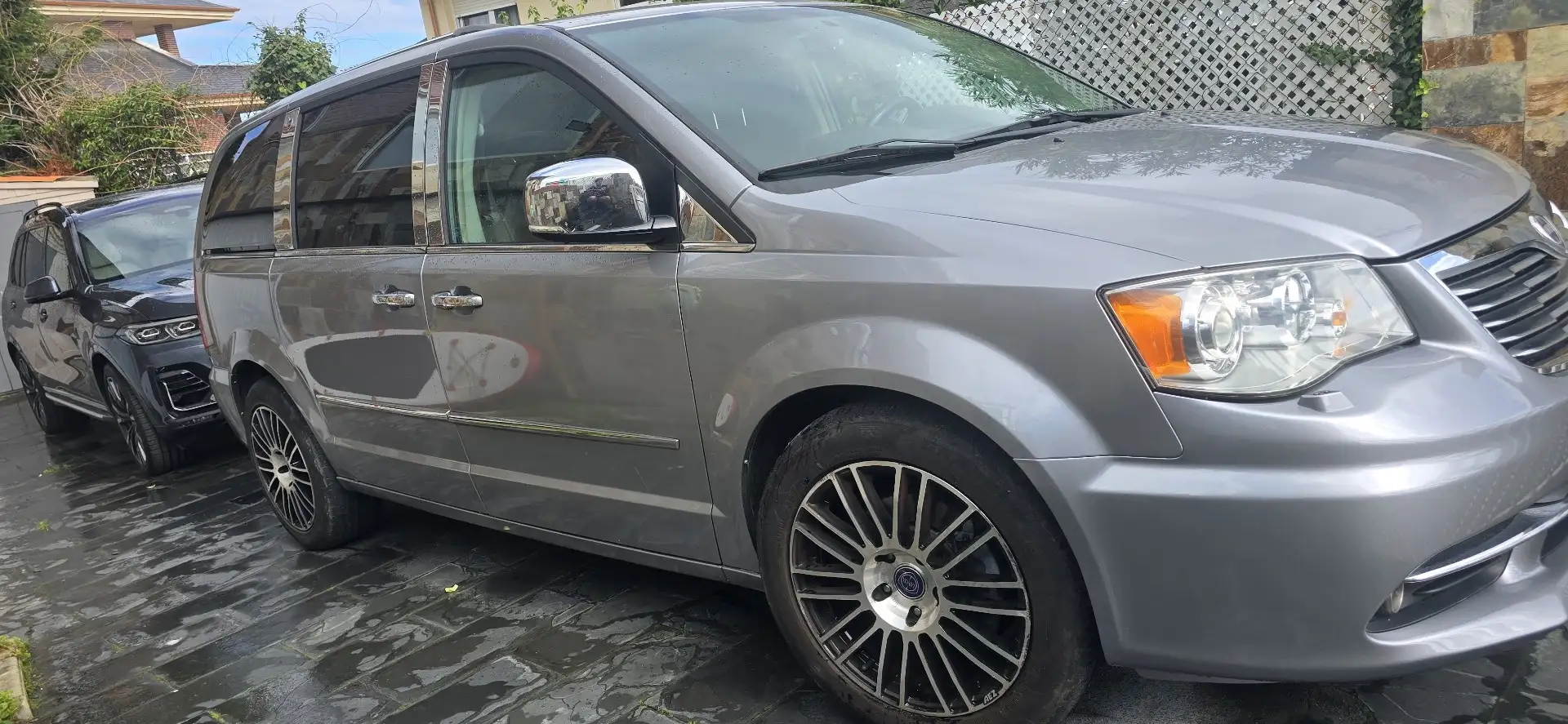 Lancia Voyager Voyager 2.8CRD Platinum 177 Aut. Platinum - 1