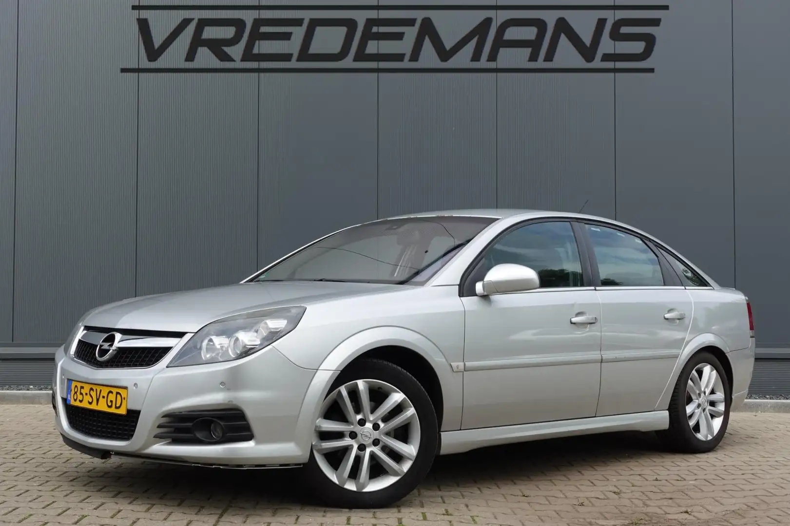 Opel Vectra GTS 1.8-16V Executive EXPORT Grijs - 1