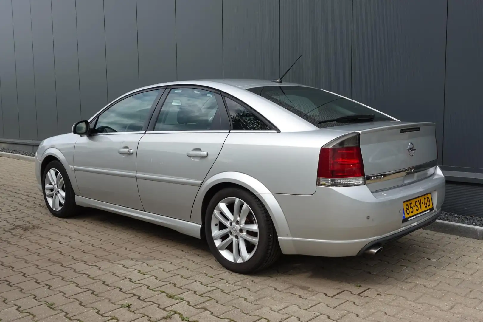 Opel Vectra GTS 1.8-16V Executive EXPORT Grijs - 2