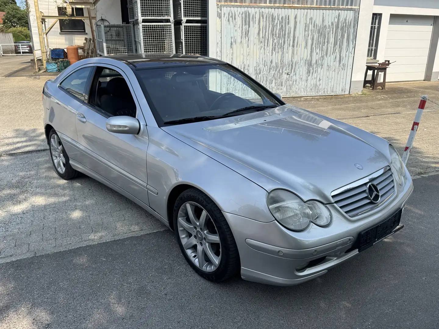 Mercedes-Benz C 180 Sportcoupe  Evolution-Paket  Automatik Argent - 2