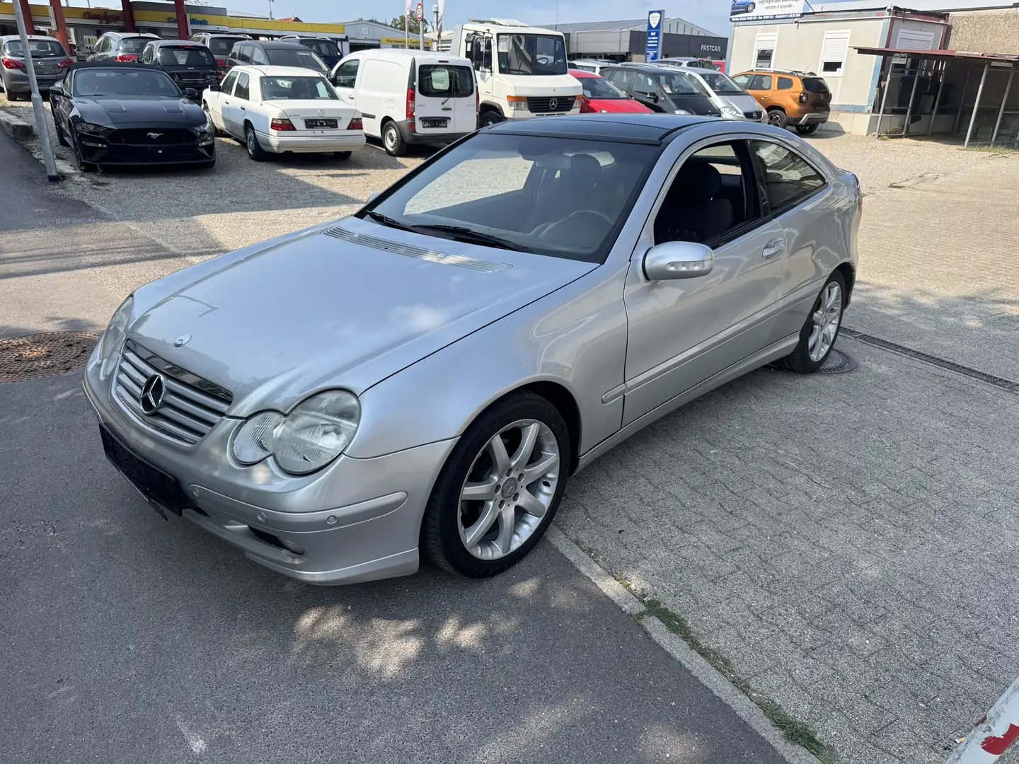 Mercedes-Benz C 180 Sportcoupe Evolution-Paket Automatik Ezüst - 1