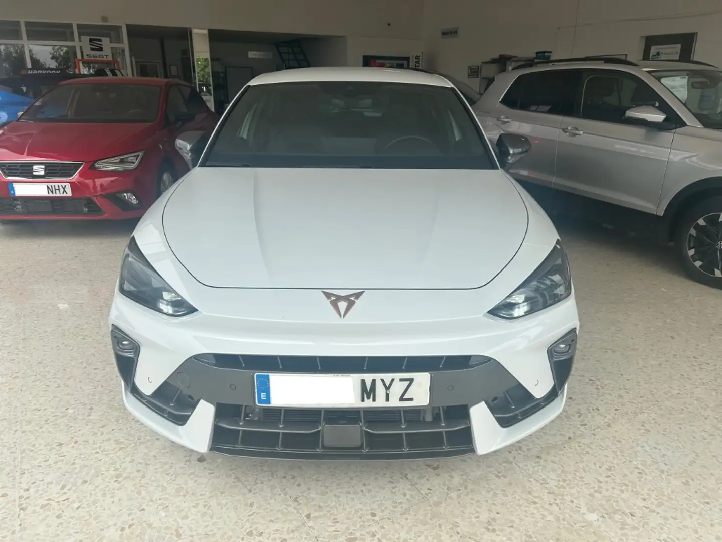 CUPRA Leon 1.5 eTSI 110 DSG Blanco - 2