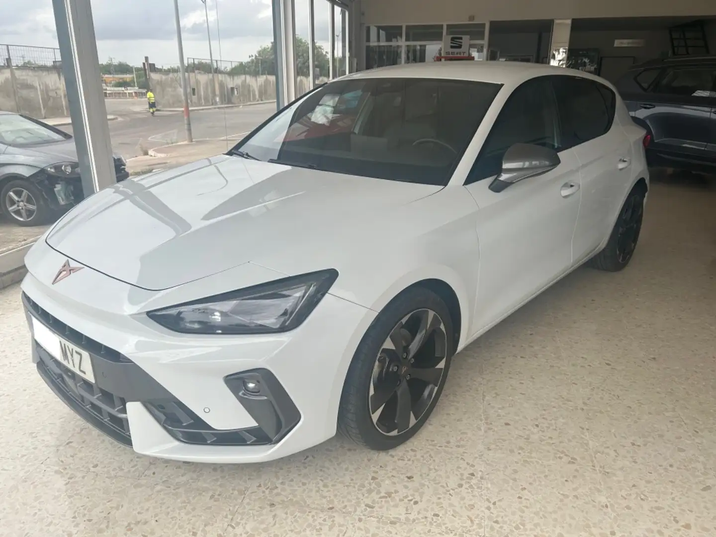 CUPRA Leon 1.5 eTSI 110 DSG Blanco - 1