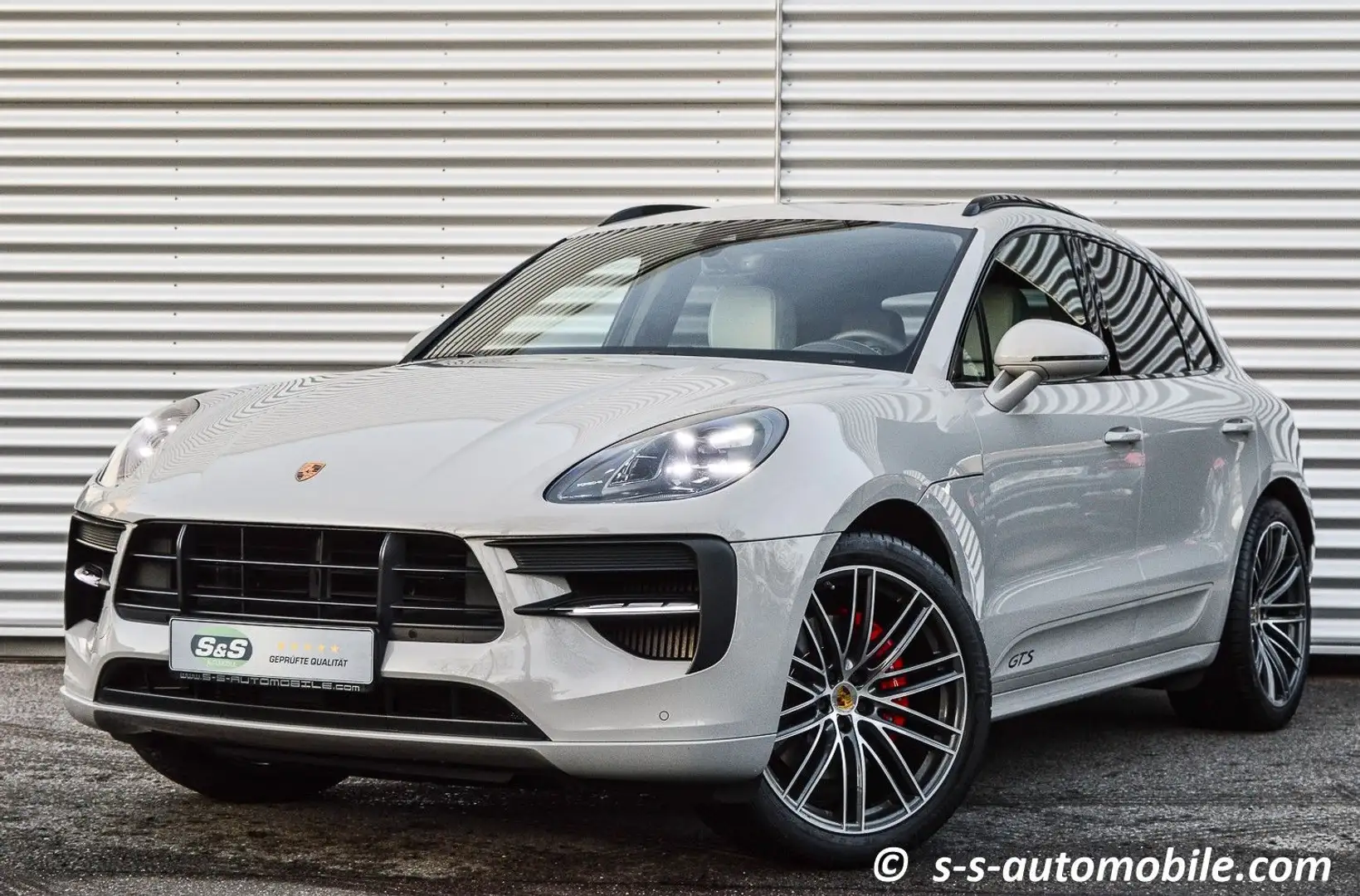 Porsche Macan GTS 1.Hand Approved MwSt. Grijs - 1