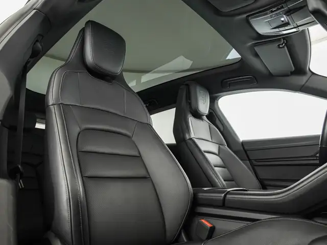 Porsche Taycan view 9