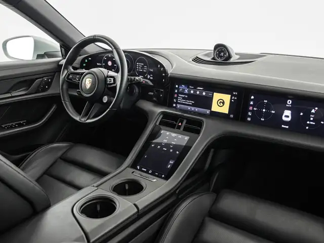 Porsche Taycan view 7