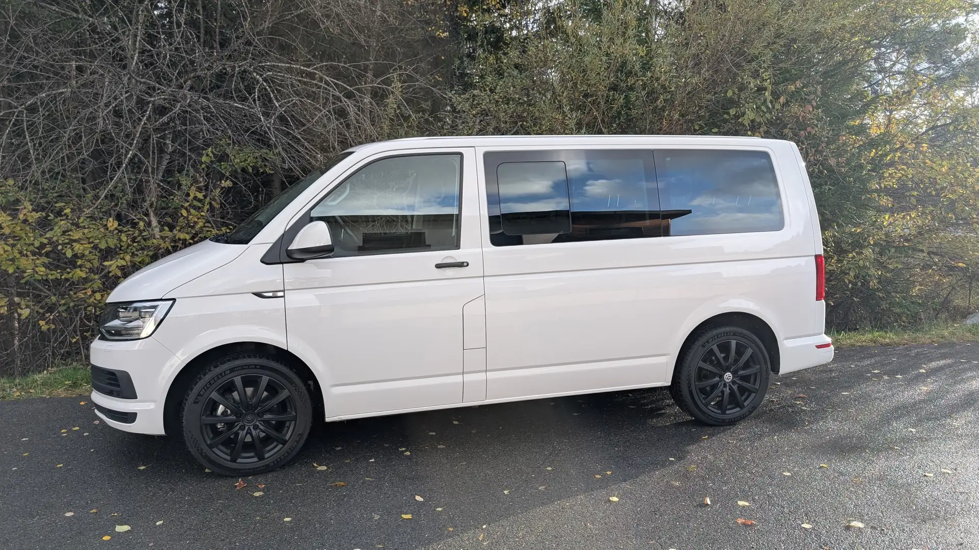 Volkswagen T6 Multivan Multivan Trendline 2,0 TDI BMT DSG Trendline Weiß - 2