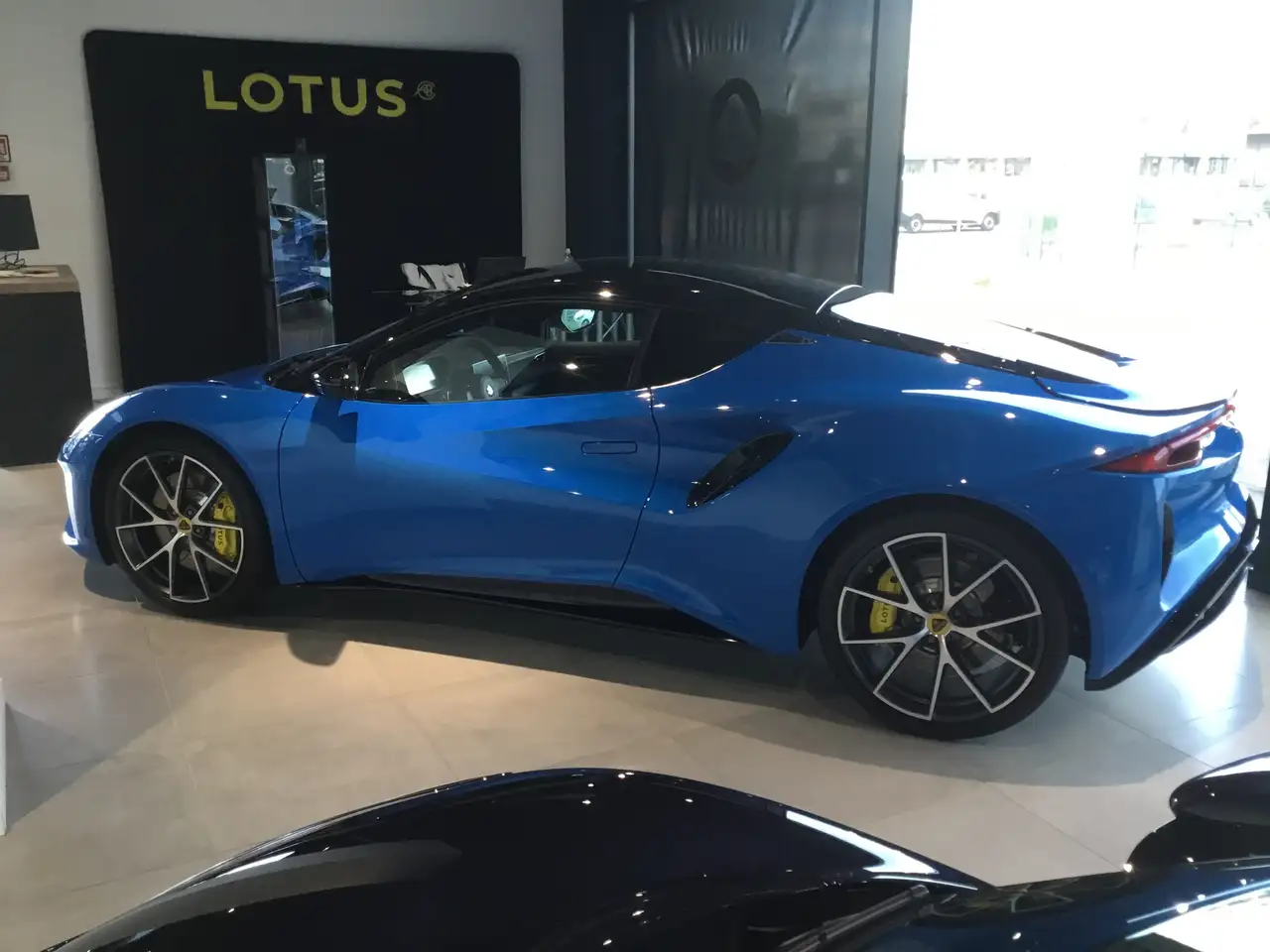 Lotus Emira 2025
