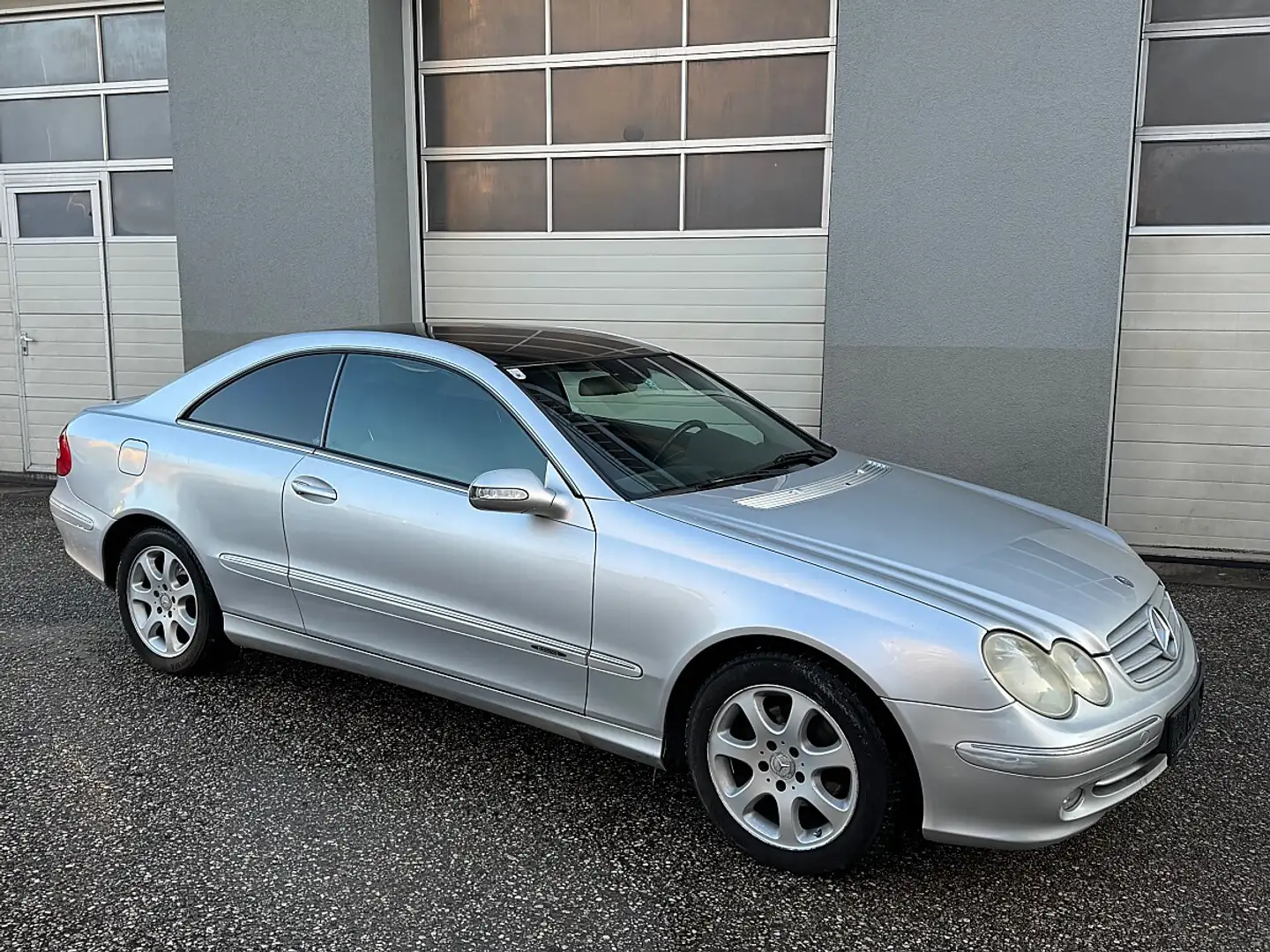 Mercedes-Benz CLK 200 Kompressor Elegance Aut. Silber - 1