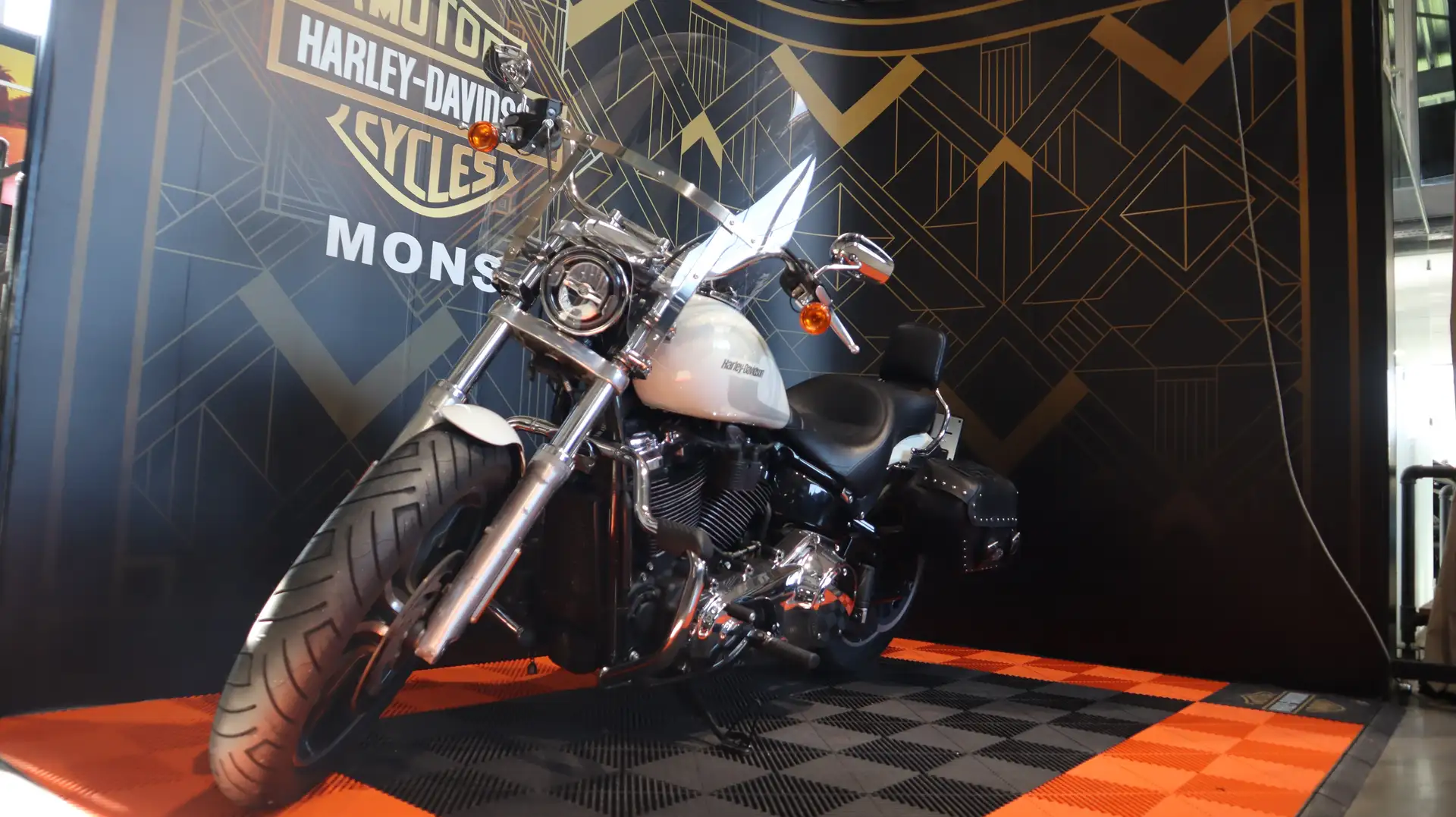 Harley-Davidson Low Rider - 1