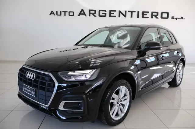 Audi Q5 30 2.0 tdi mhev Business Design 136cv s-tronic