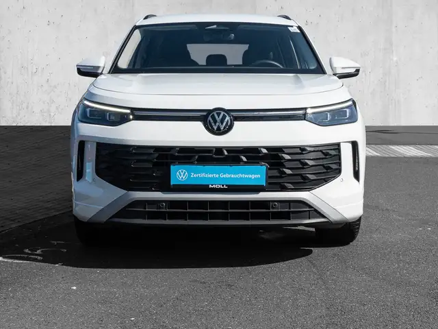 Volkswagen Tayron view 3