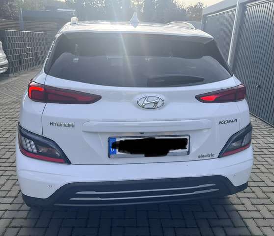 Hyundai KONA Trend 8-fach bereift, Wärmepumpe, Rückfahrkamera