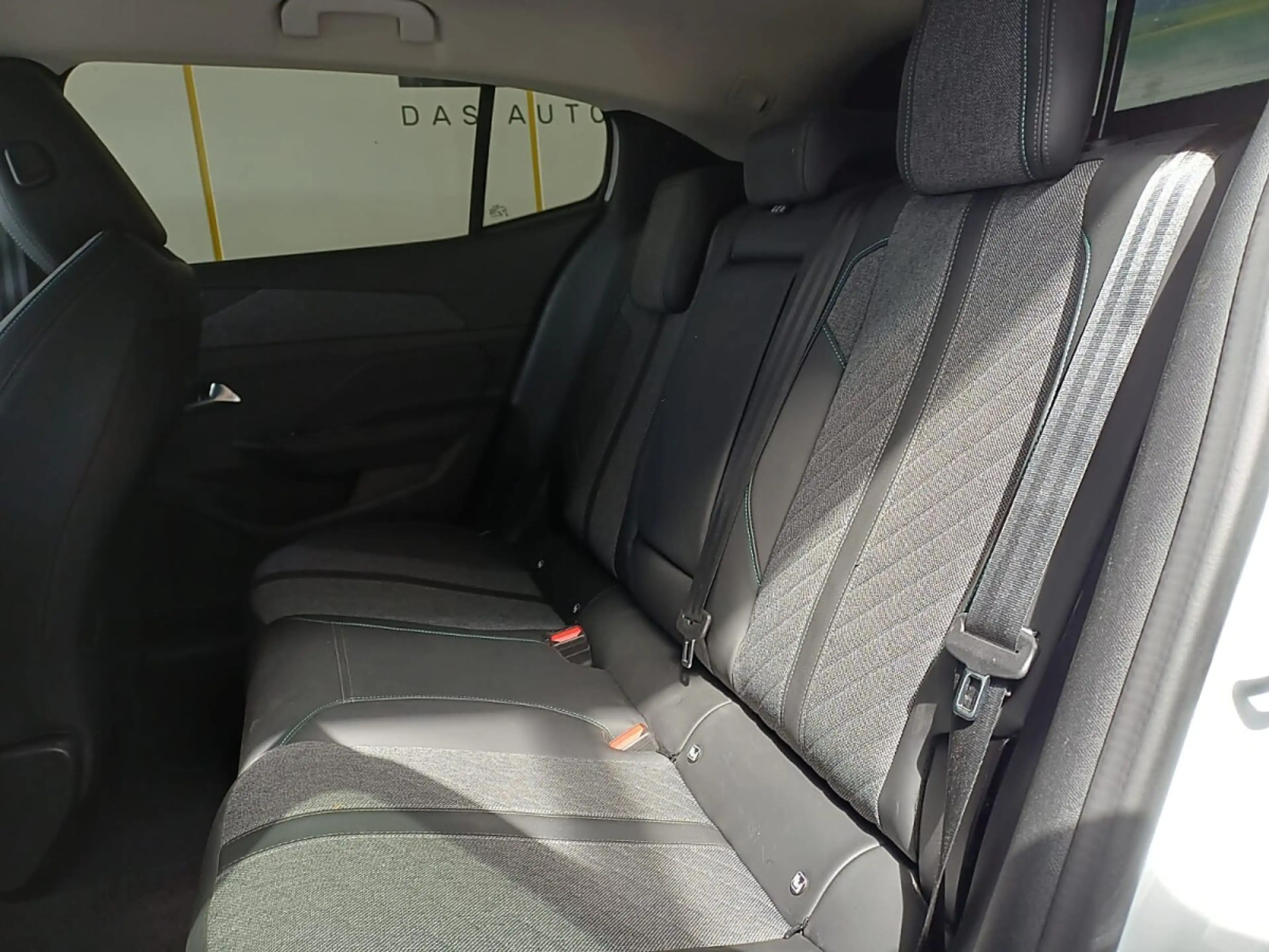Peugeot 408 PureTech 130 S&S EAT8 Allure Pack — photo 15