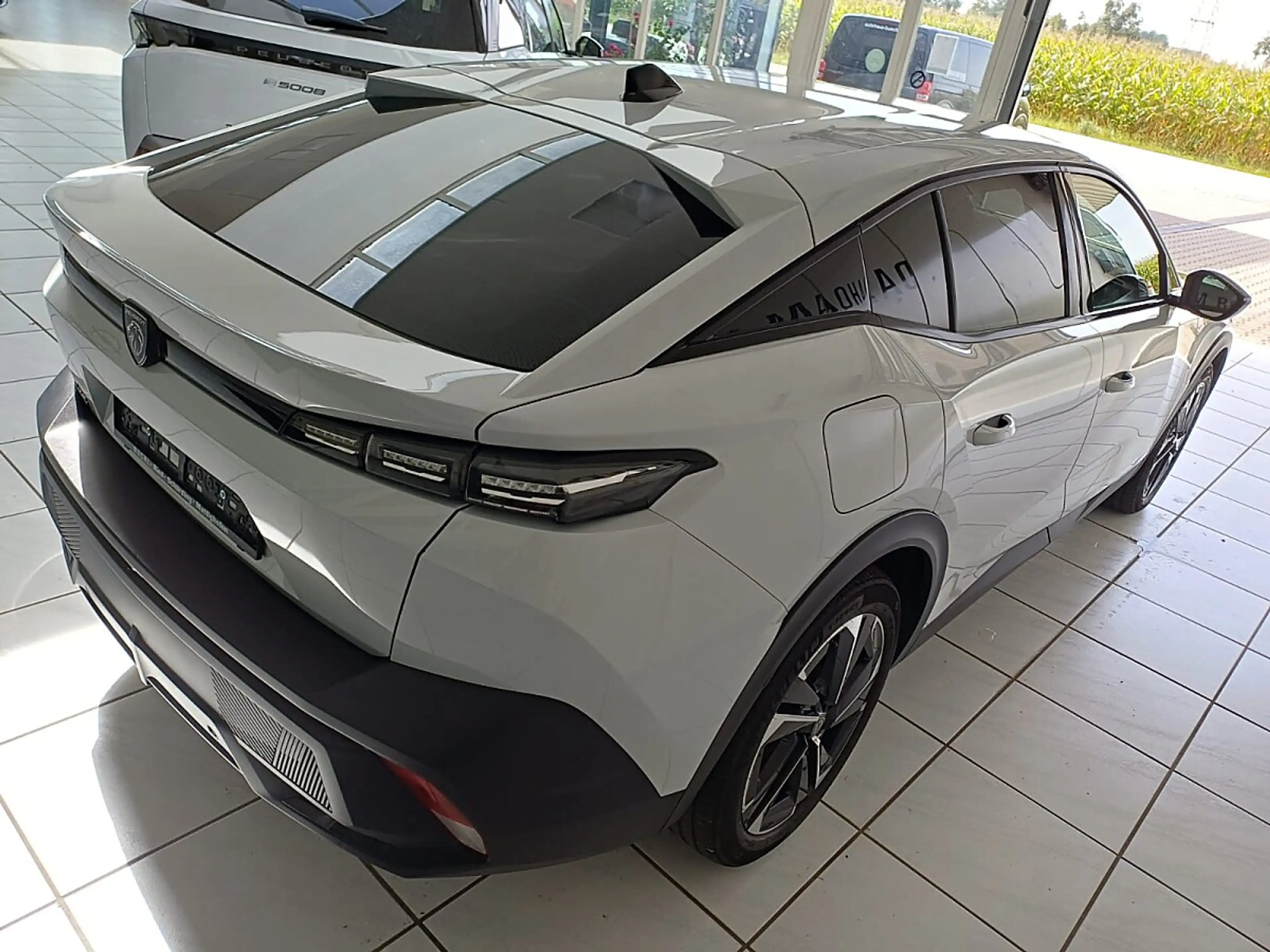 Peugeot 408 PureTech 130 S&S EAT8 Allure Pack — photo 10