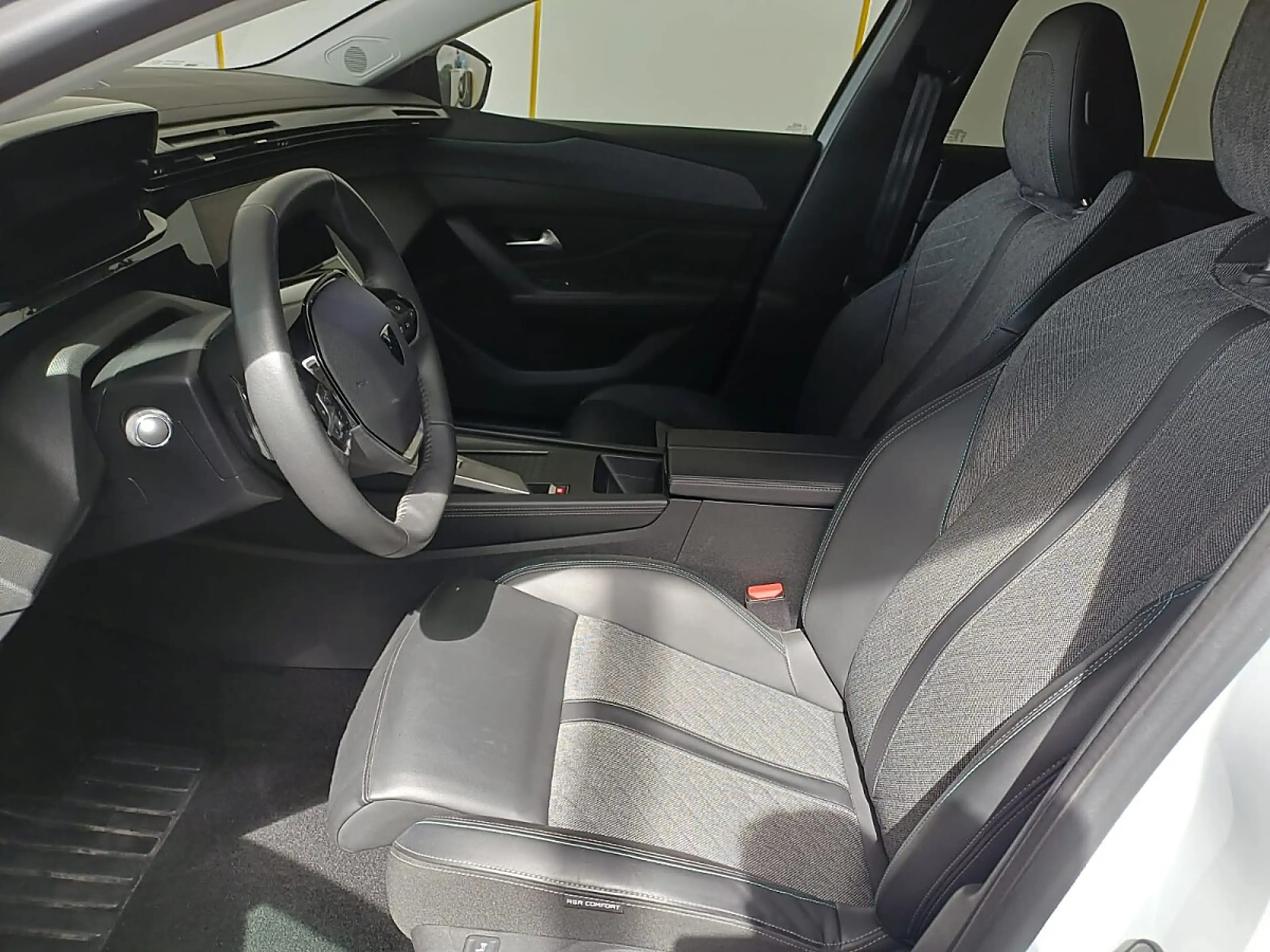Peugeot 408 PureTech 130 S&S EAT8 Allure Pack — photo 13