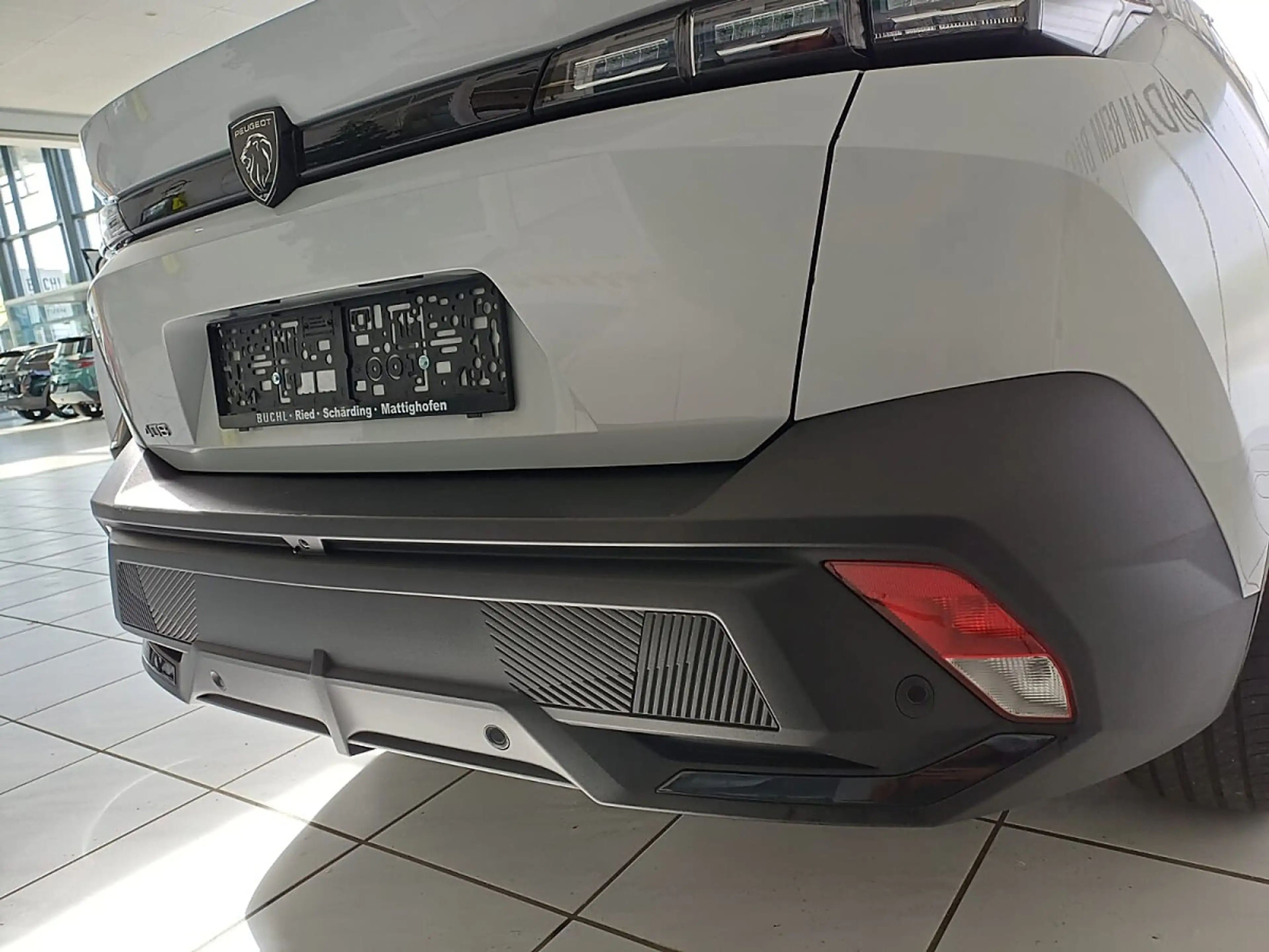 Peugeot 408 PureTech 130 S&S EAT8 Allure Pack — photo 8
