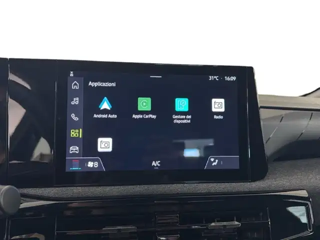 Renault Clio view 11