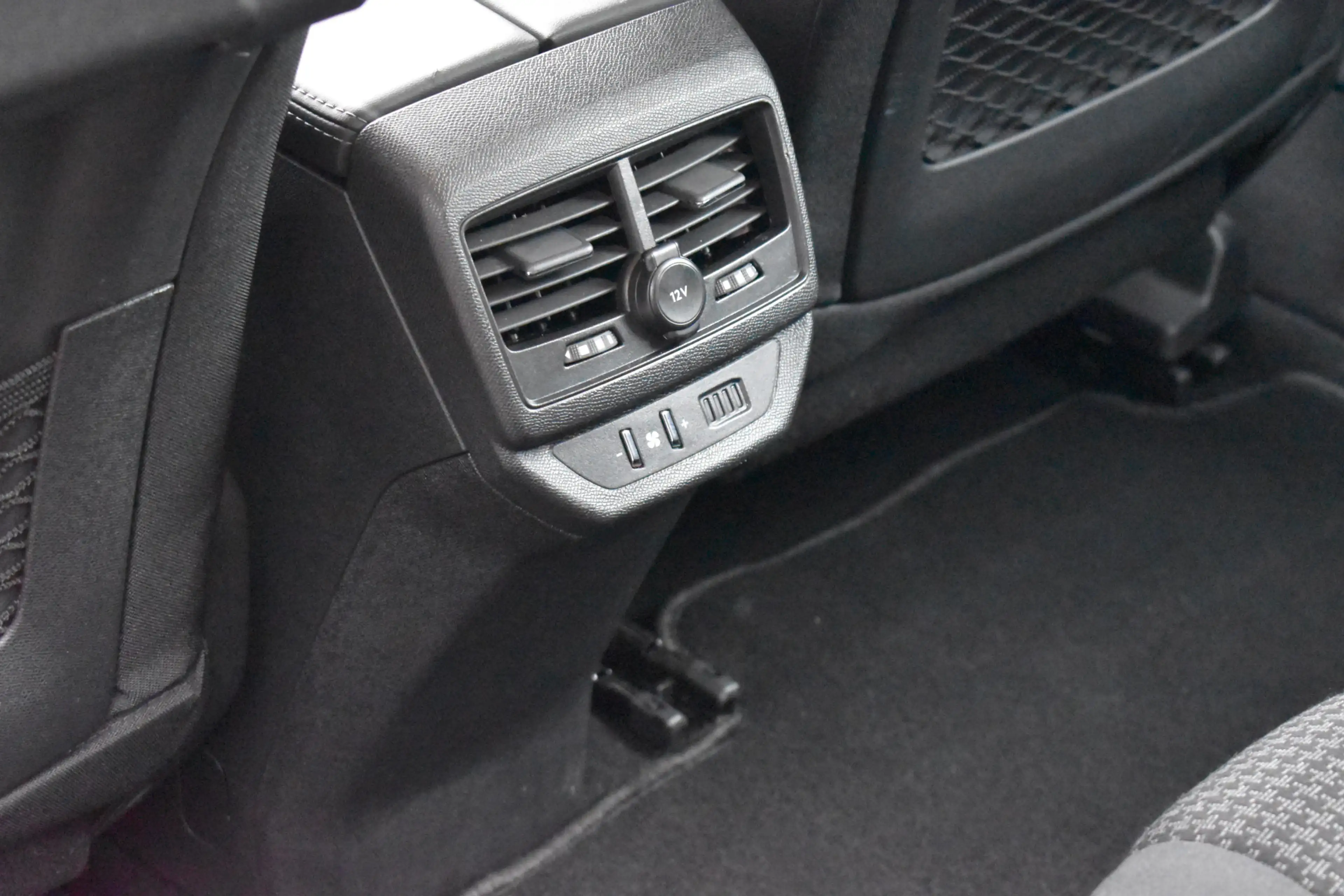 Peugeot 5008 PureTech 130 EAT8 Automaat GT | 7-persoons | Navig — photo 30
