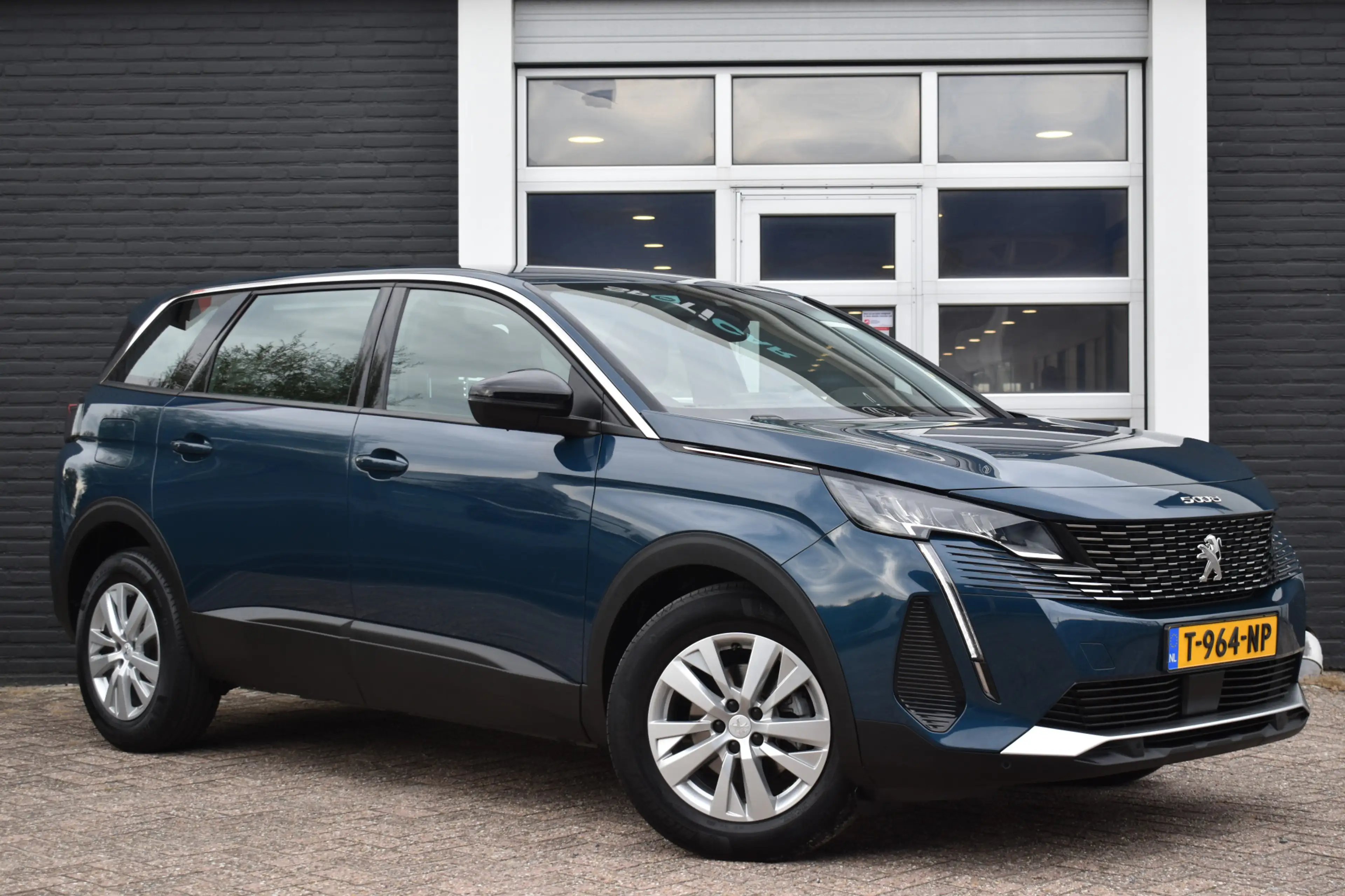 Peugeot 5008 PureTech 130 EAT8 Automaat GT | 7-persoons | Navig — photo 4