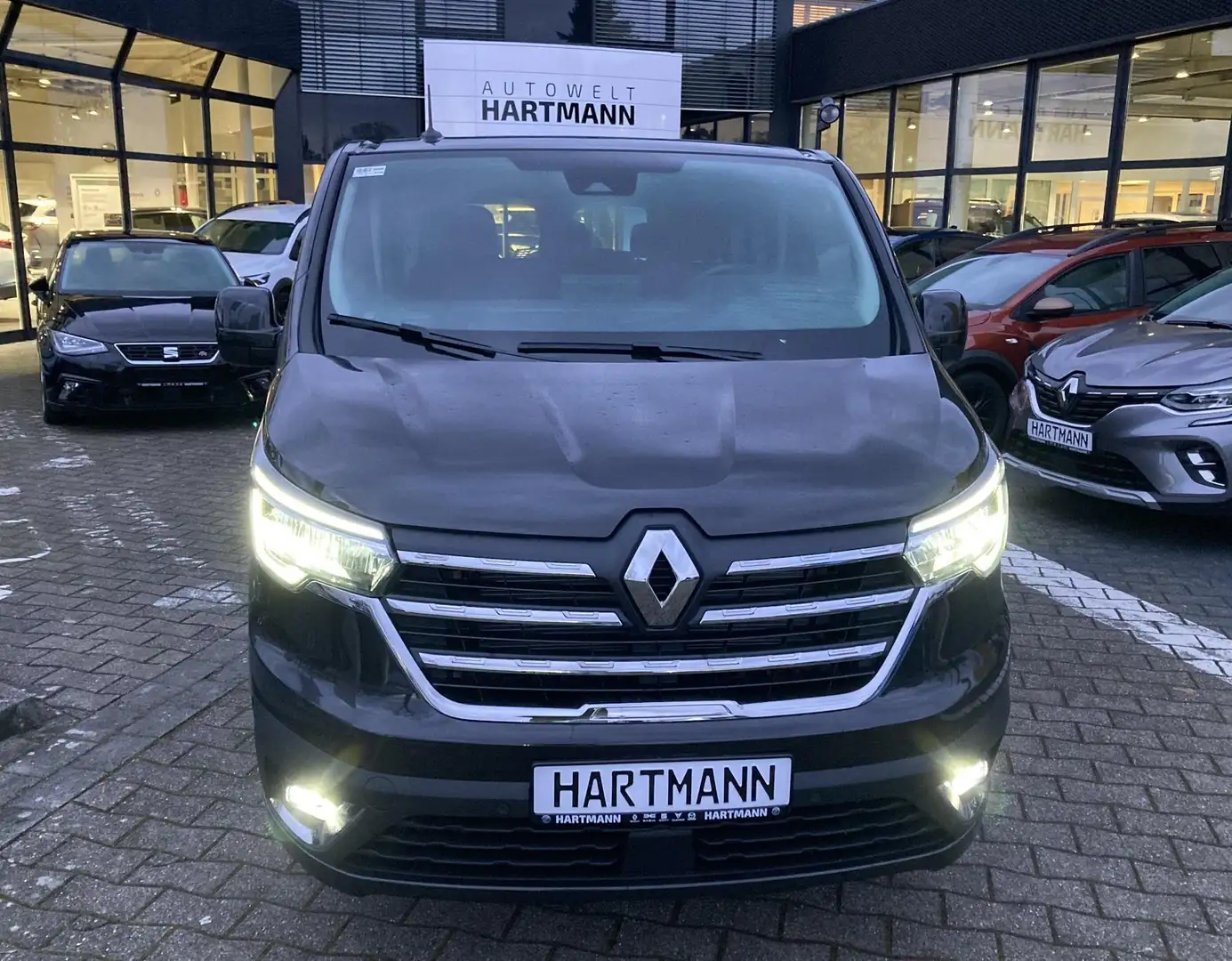 Renault Trafic Combi Authentic Blue dCi 110 Белый - 1