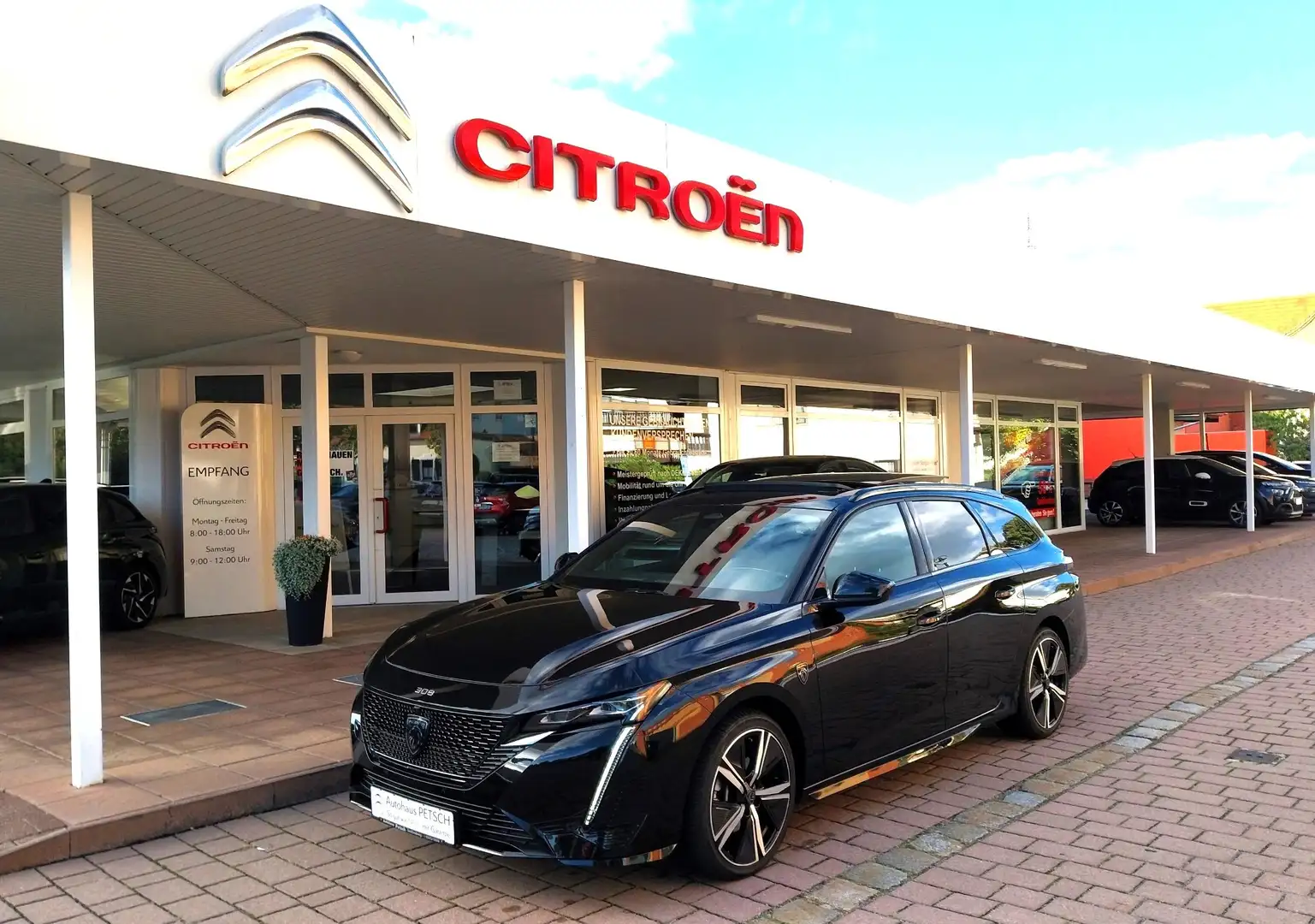 Peugeot 308 SW PT130 EAT8 GT *SCHIEBEDACH, GANZJAHRESREIFEN* Schwarz - 1
