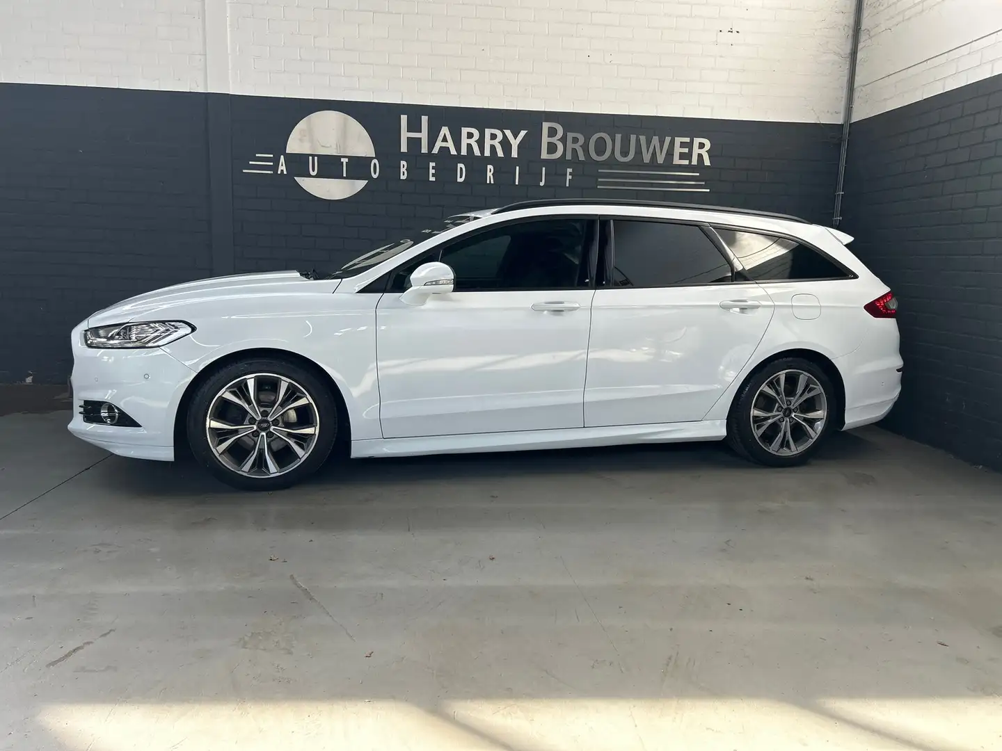 Ford Mondeo Wagon 1.5 ST-Line. zeer vol in de opties, nieuwe m Weiß - 2