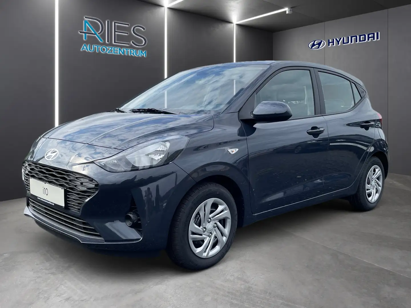 Hyundai i10 1.0 Select Navi*Kam.*PDC*DynLicht*FLA*SpurH Grigio - 1
