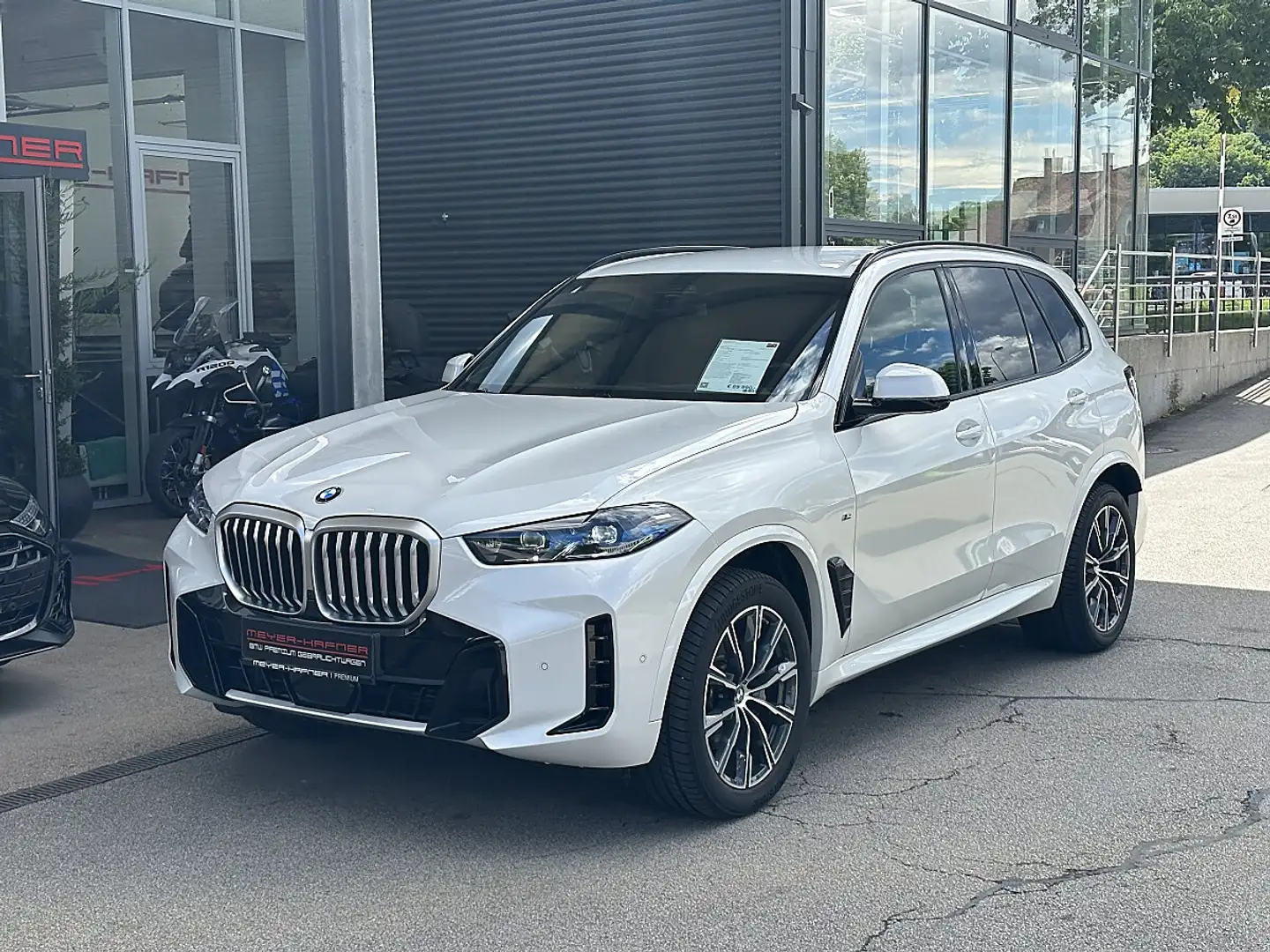 BMW X5 xDrive30d MHEV 48V Aut. M-Paket, Sitzheizung vo... Weiß - 1
