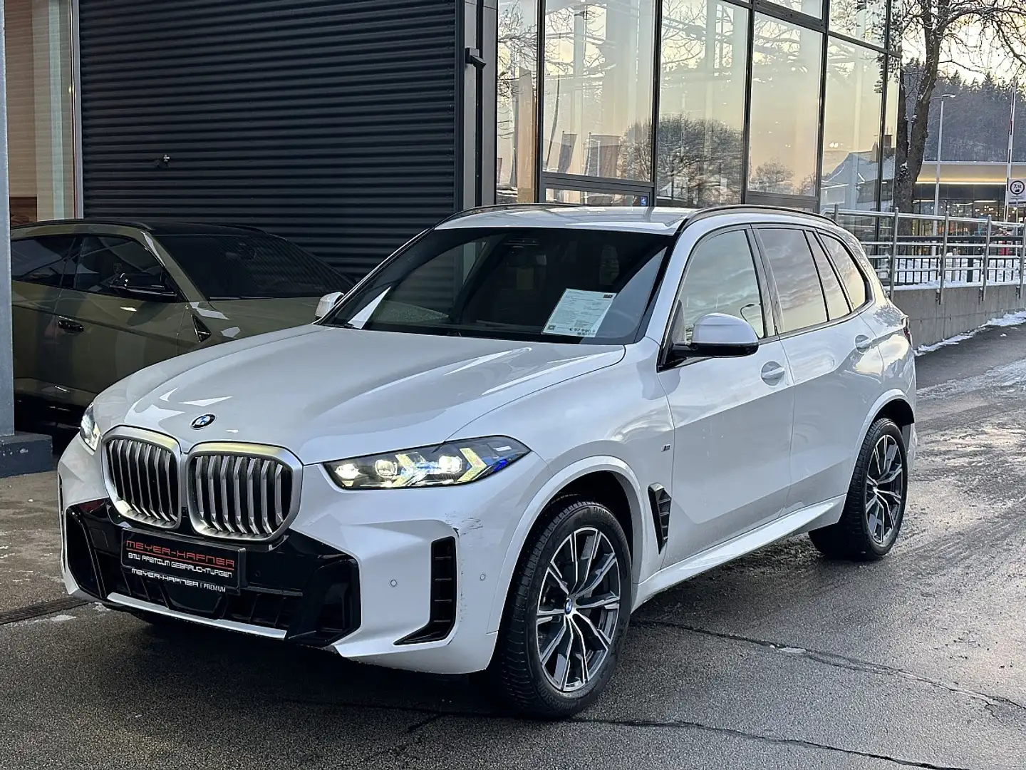 BMW X5 xDrive30d MHEV 48V Aut. M-Paket, Sitzheizung vo... Weiß - 1