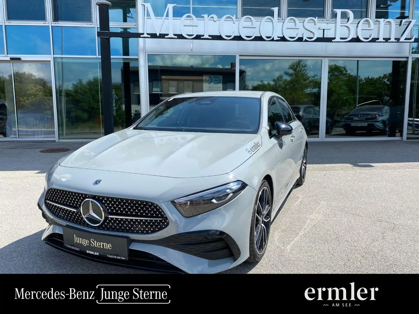 Mercedes-Benz A 180 d Kompaktlimousine Österreich-Edition PTS Grau - 1
