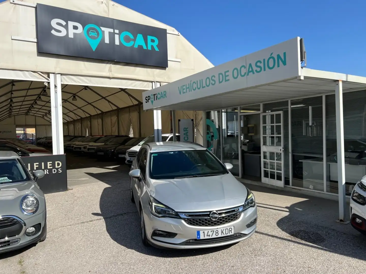 Opel Astra ST 1.6CDTi Selective 110 Gris - 1