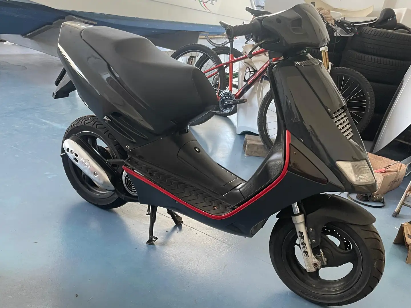 Aprilia SR 50 Szürke - 2