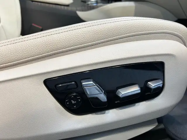 BMW 5 Series view 17