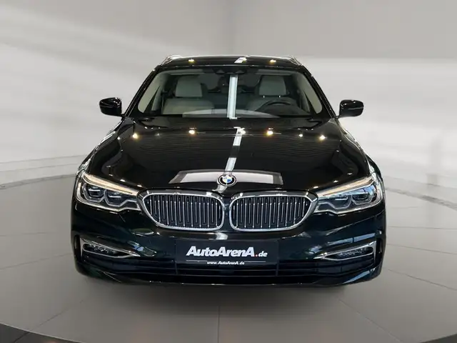 BMW 5 Series view 6