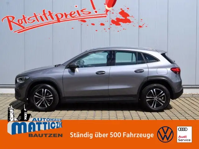 Mercedes-Benz GLA 180 DCT Style LED/NAVI+VZE/17 ZOLL/GRA/RFK/PARK ASSIS
