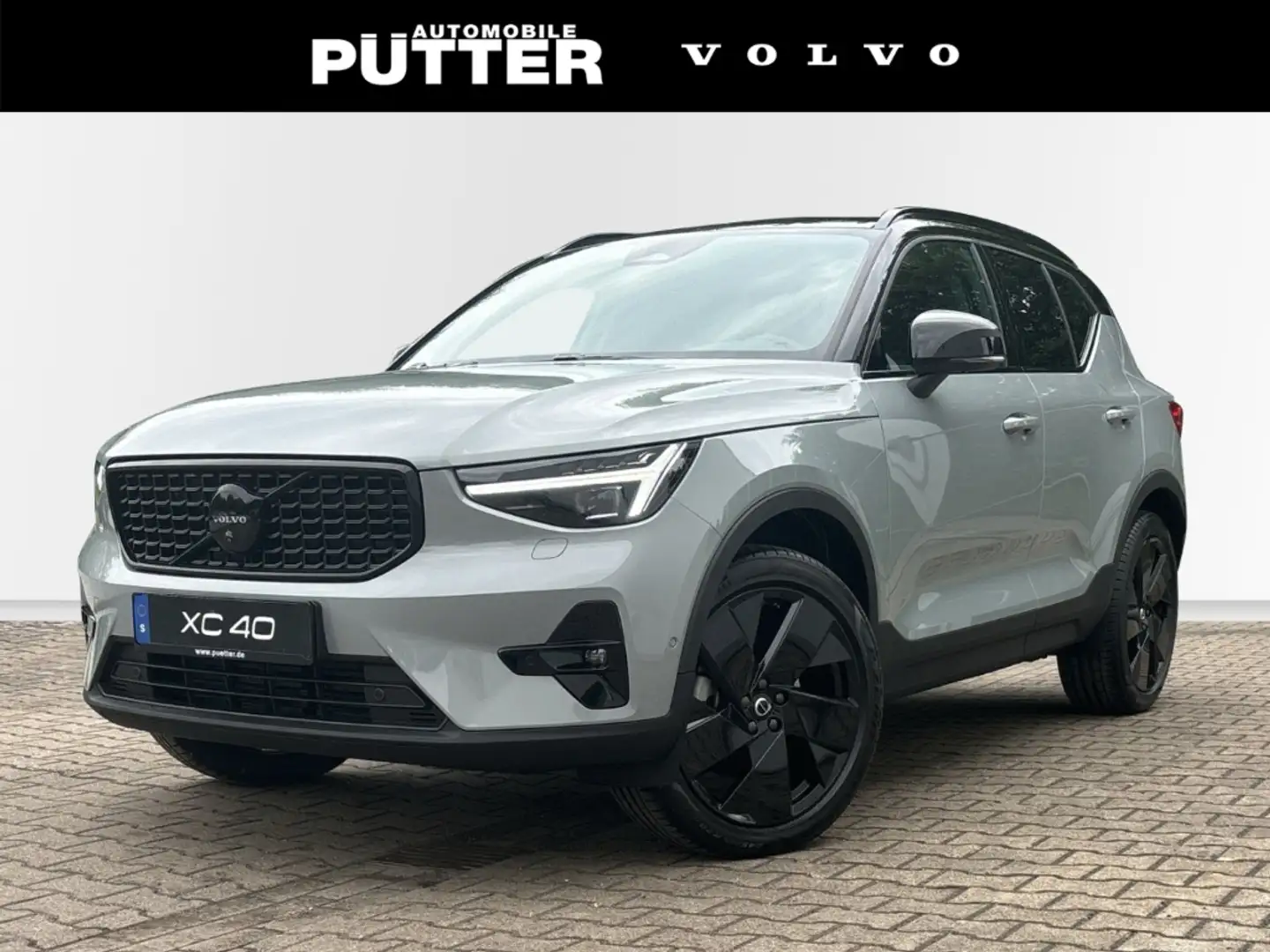 Volvo XC40 B3 Benzin Plus Black Edition 20'' ACC 360 Kamera H Grau - 1