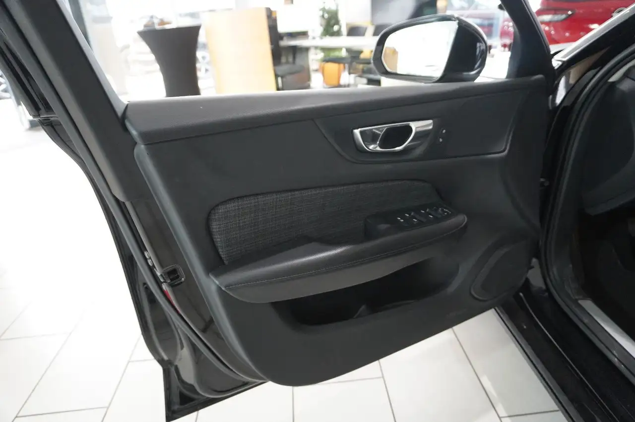 Volvo V60 Kombi T6 PHEV HYBRID AWD NAVI/LED/KAMERA/DAB, миниатюра 18