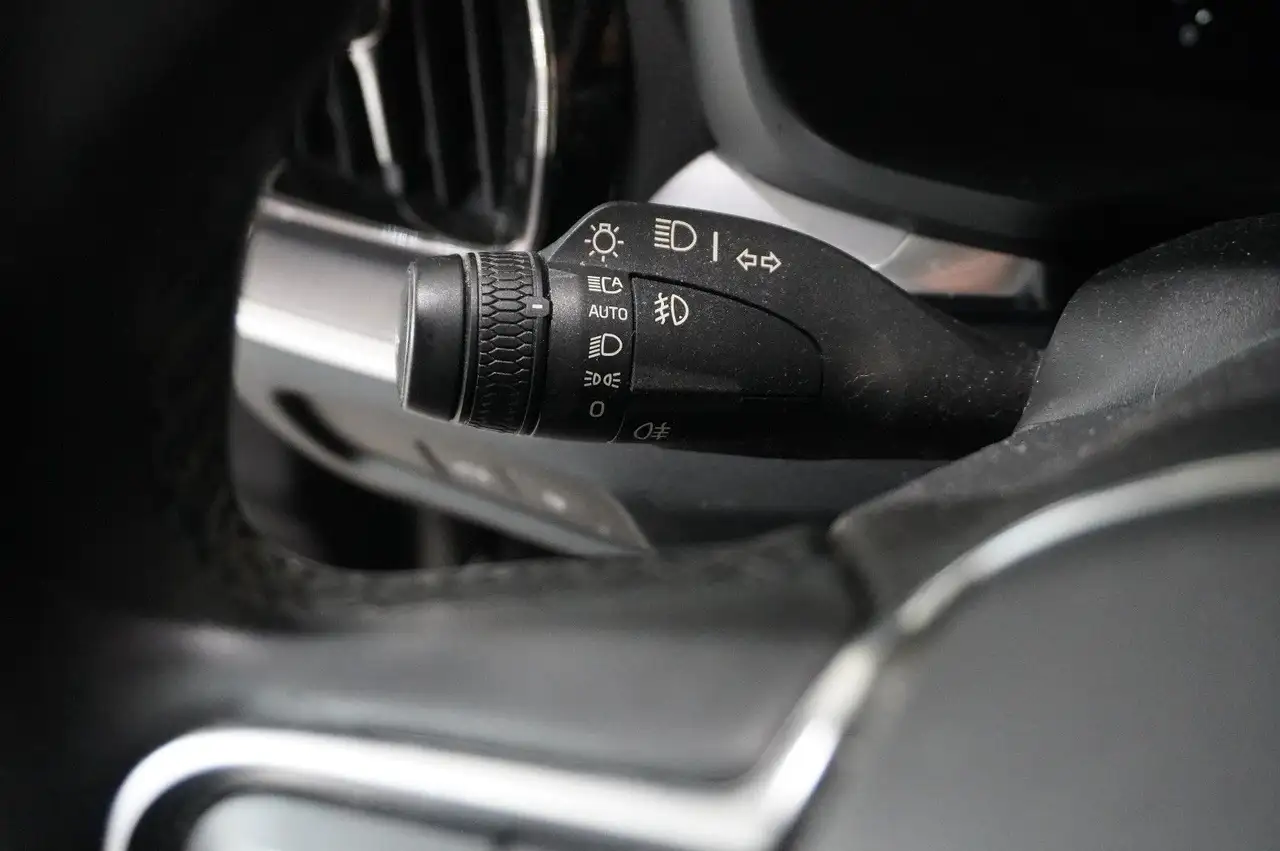 Volvo V60 Kombi T6 PHEV HYBRID AWD NAVI/LED/KAMERA/DAB, миниатюра 25