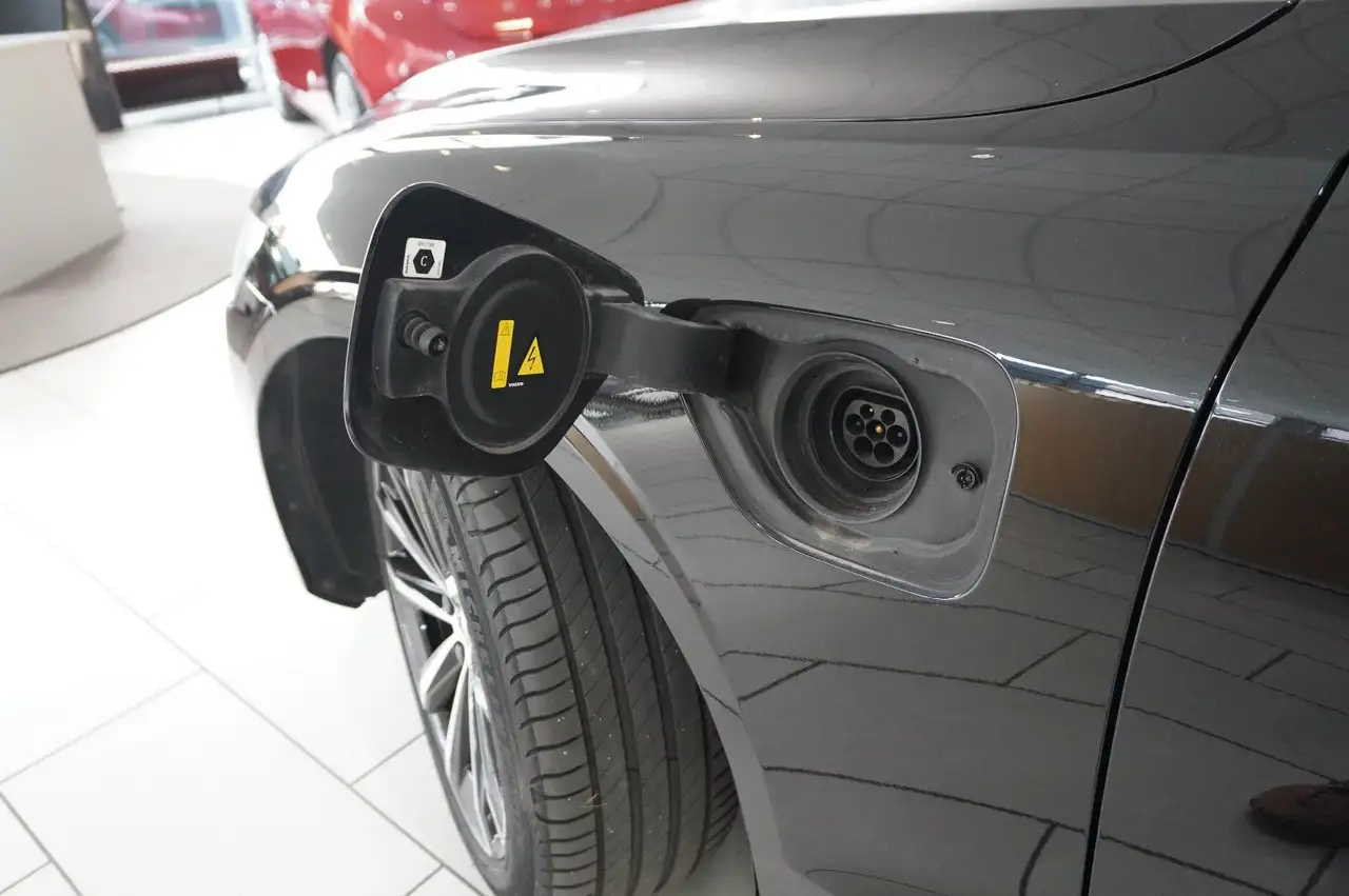 Volvo V60 Kombi T6 PHEV HYBRID AWD NAVI/LED/KAMERA/DAB, миниатюра 15