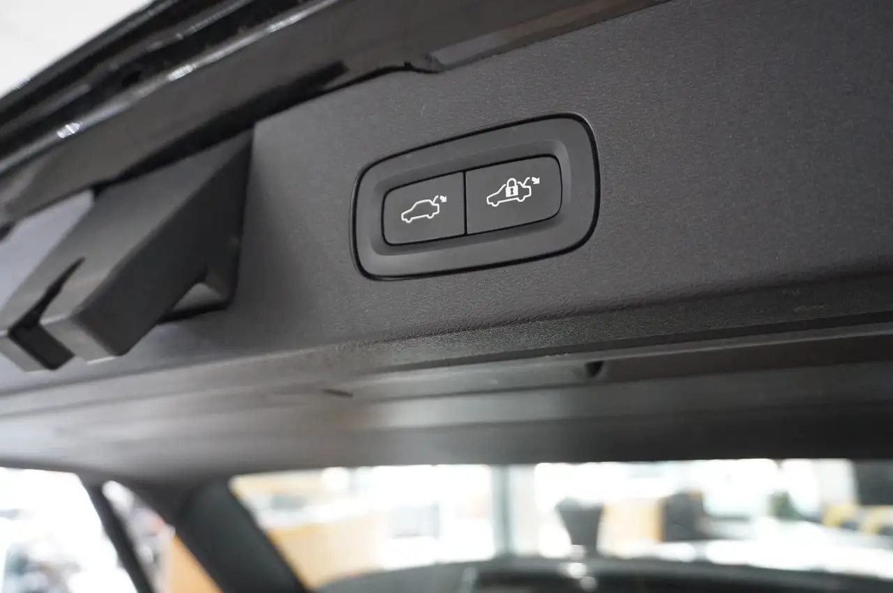 Volvo V60 Kombi T6 PHEV HYBRID AWD NAVI/LED/KAMERA/DAB, миниатюра 14
