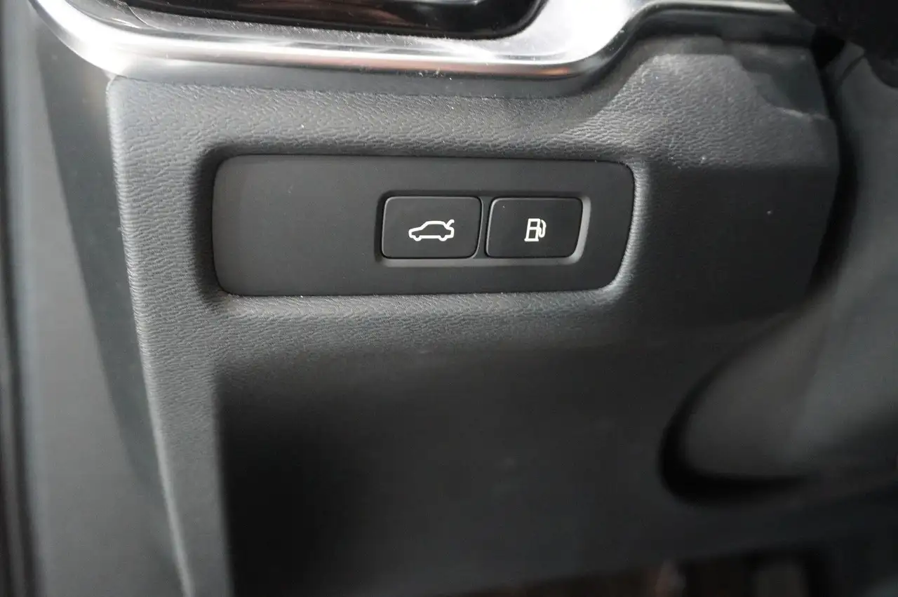 Volvo V60 Kombi T6 PHEV HYBRID AWD NAVI/LED/KAMERA/DAB, миниатюра 27