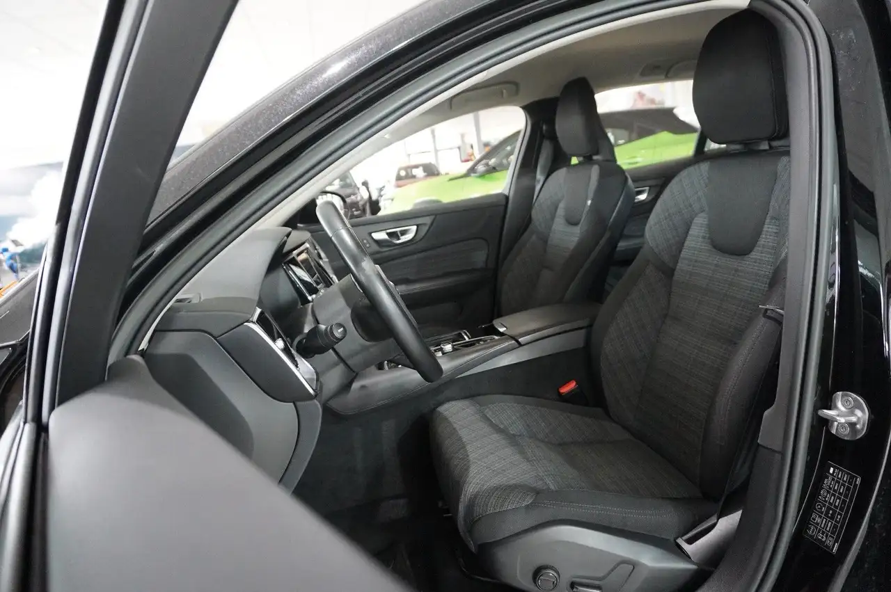 Volvo V60 Kombi T6 PHEV HYBRID AWD NAVI/LED/KAMERA/DAB, миниатюра 19